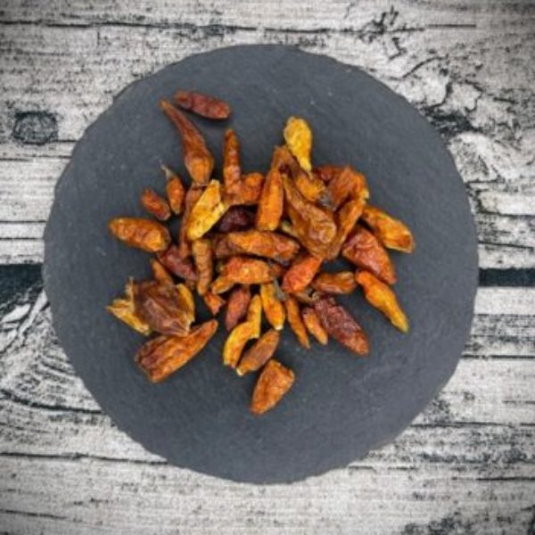 Chillies ganz, große und kleine Schoten